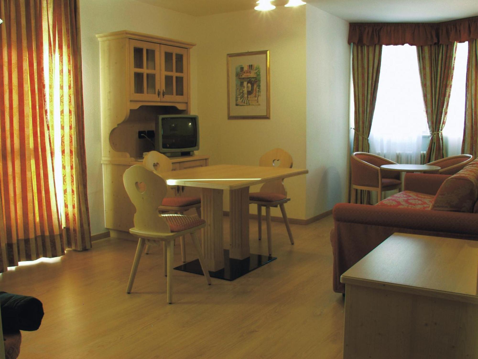 Residence Pez Gajard San Martino Di Castrozza Bagian luar foto