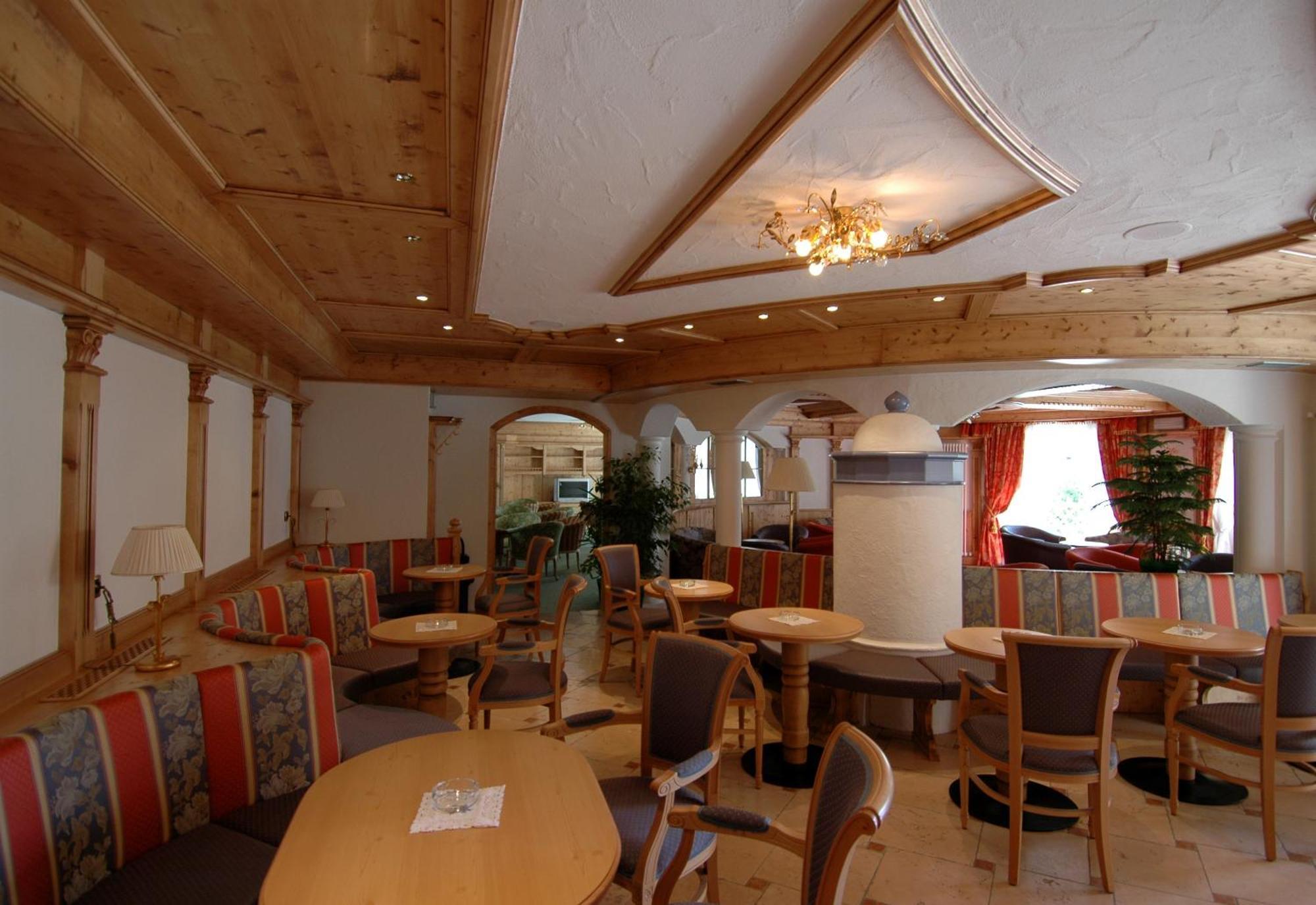 Residence Pez Gajard San Martino Di Castrozza Bagian luar foto