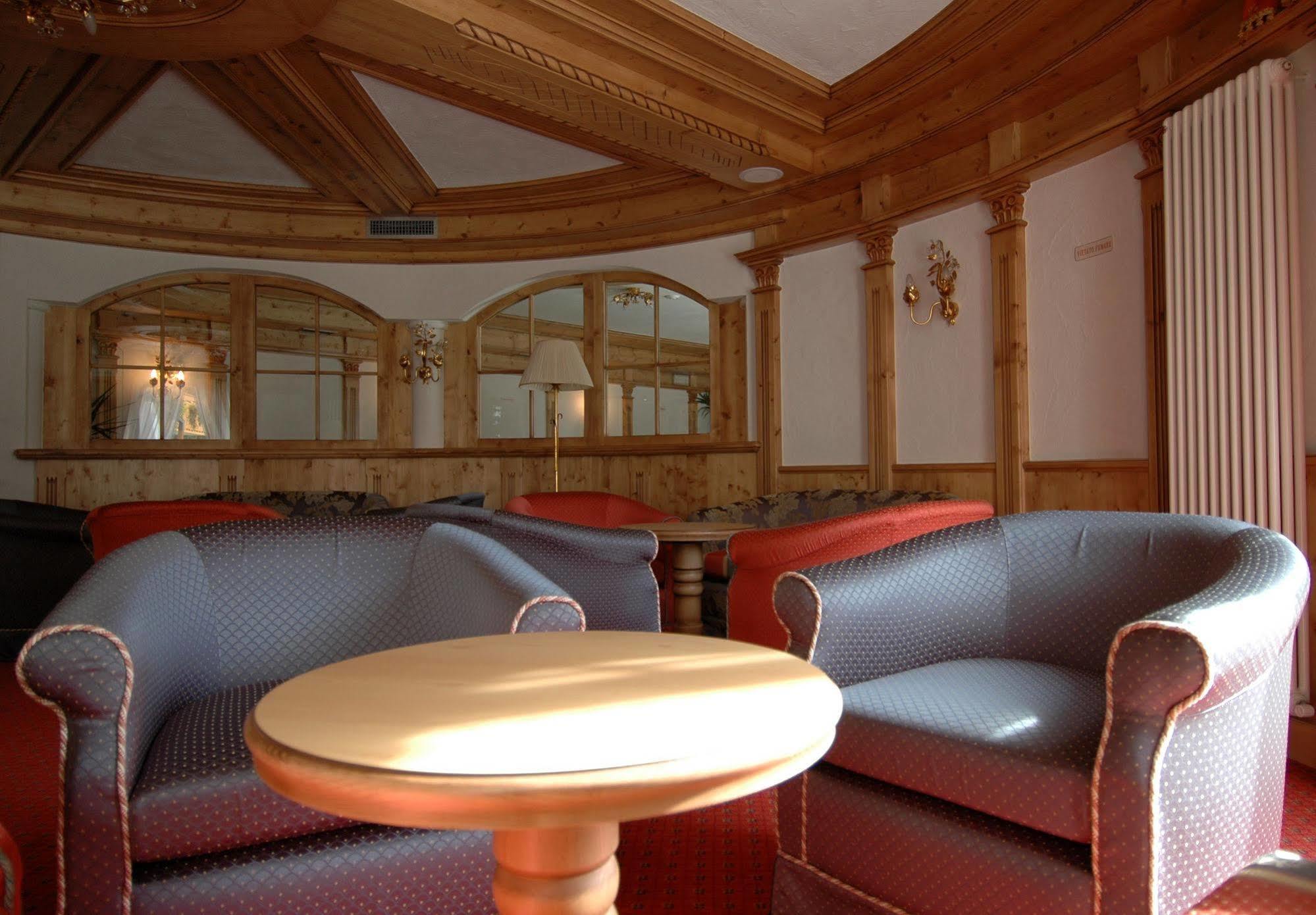 Residence Pez Gajard San Martino Di Castrozza Bagian luar foto