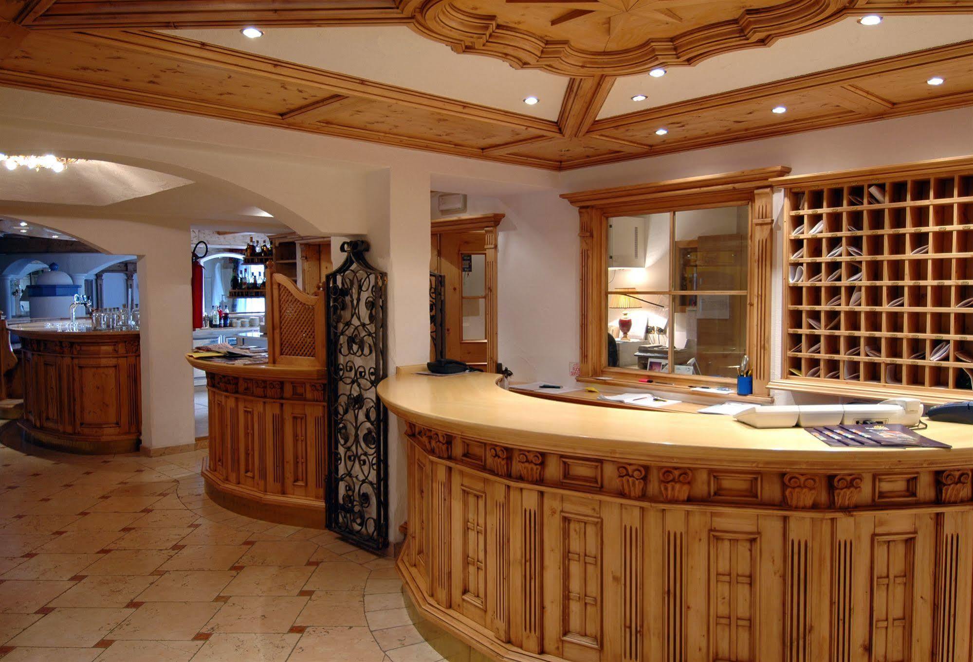 Residence Pez Gajard San Martino Di Castrozza Bagian luar foto